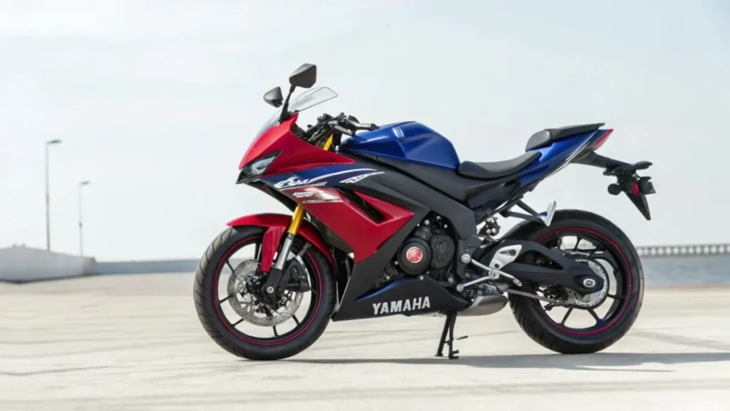 Yamaha R15 V4
